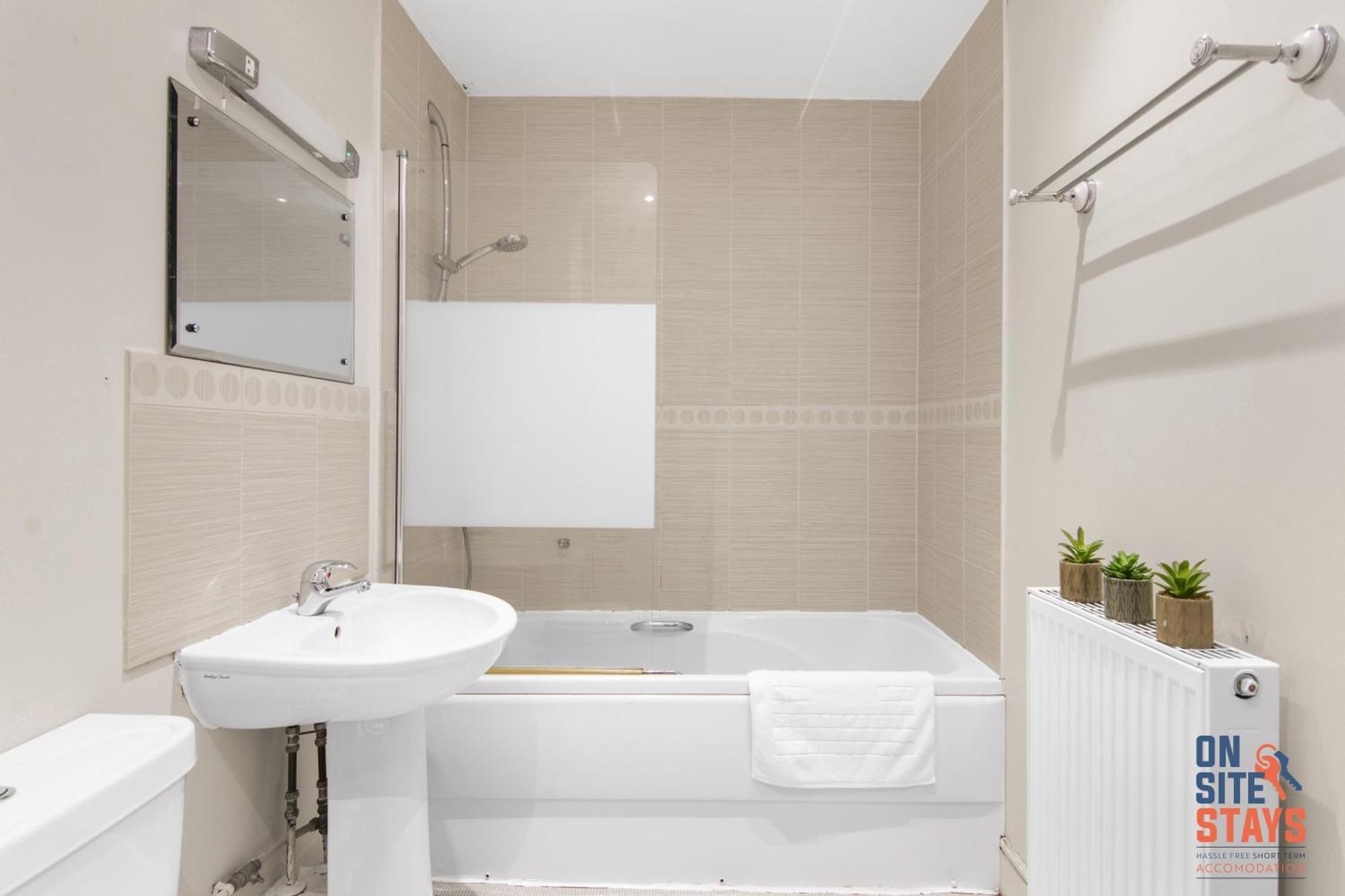 Onsitestays - Cosy 2-Bedroom Apartment With Free Parking, Wi-Fi & London Links Northfleet Exterior foto